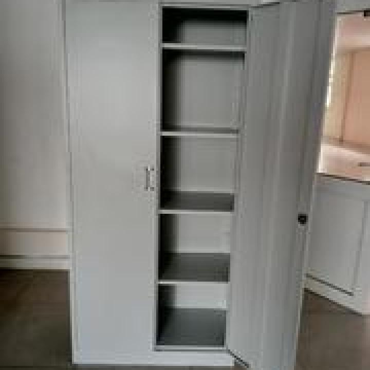 2-Door metallic cabinet 