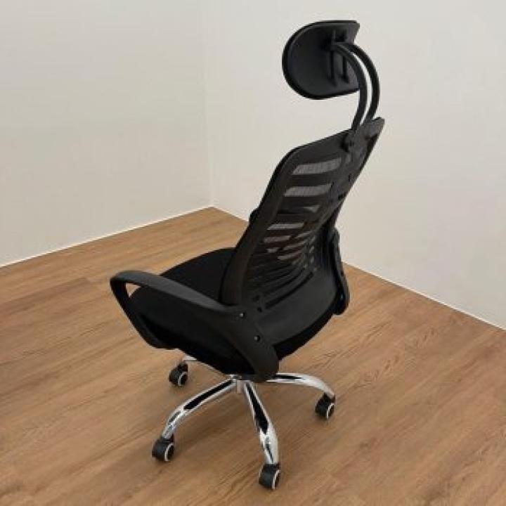 Ergonomic headrest office seat 