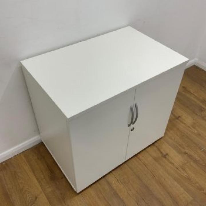 2-Door wooden credenza cabinet 