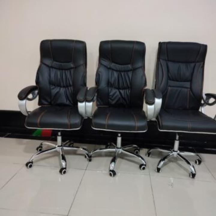 Executive Office seat (Color black) 